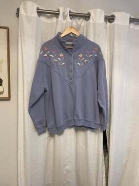Chinavear by Morsly Vintage Floral Embroidered Snap Neck Sweatshirt 
XL